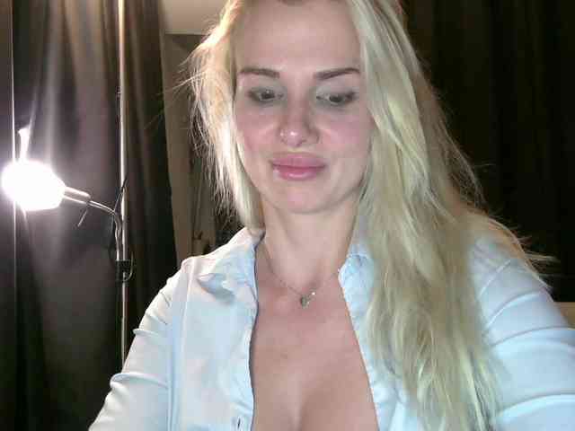CorneliaSweet webcam