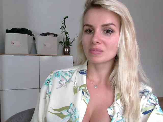 CorneliaSweet webcam