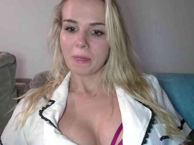 CorneliaSweet webcam