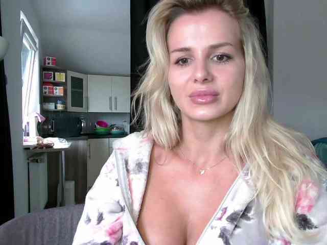 CorneliaSweet webcam