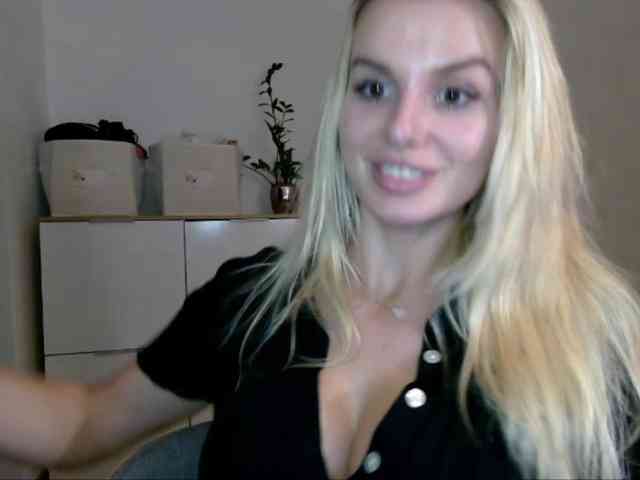 CorneliaSweet webcam