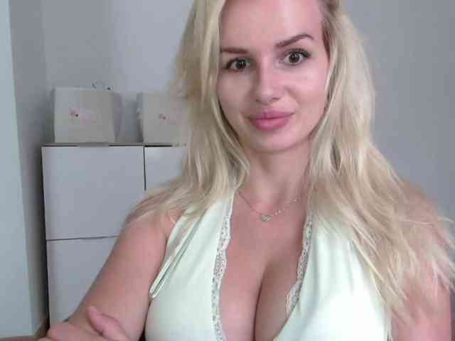 CorneliaSweet webcam