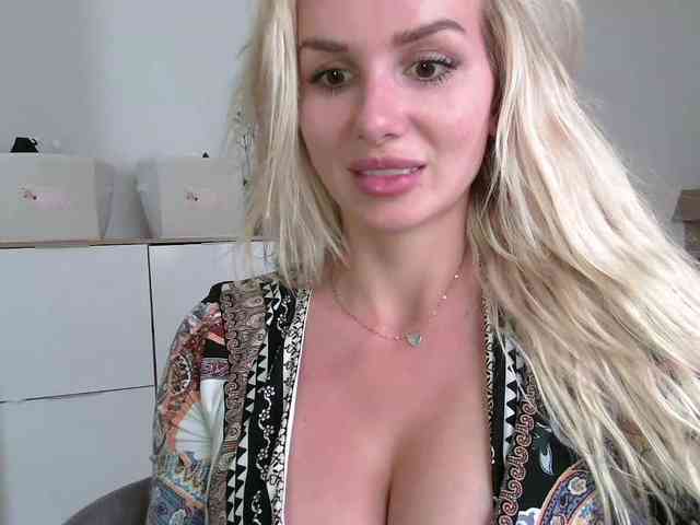 CorneliaSweet webcam