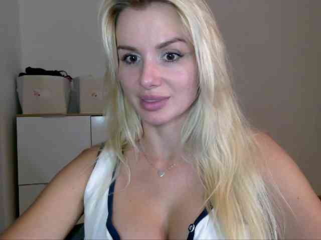 CorneliaSweet webcam