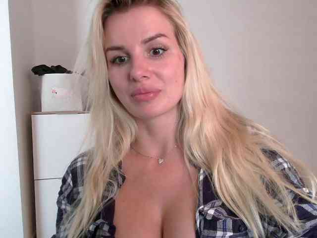 CorneliaSweet webcam