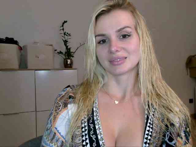 CorneliaSweet webcam