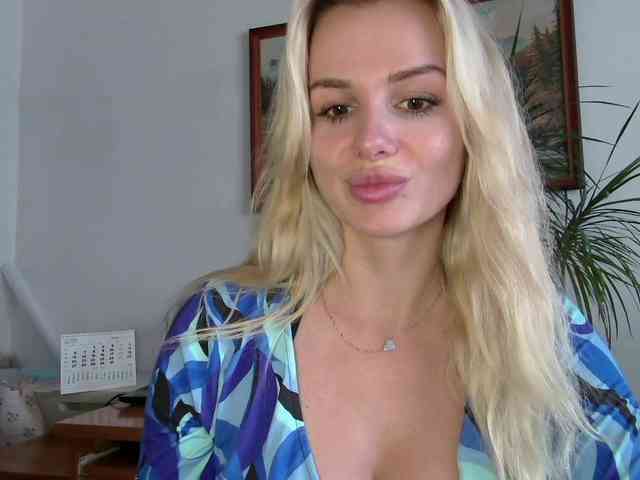 CorneliaSweet webcam