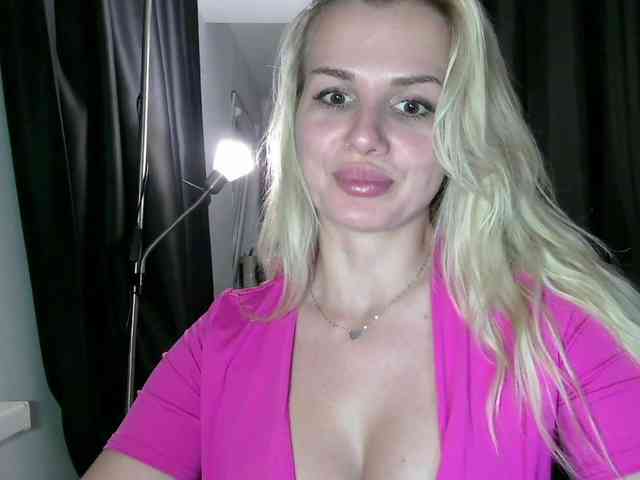CorneliaSweet webcam