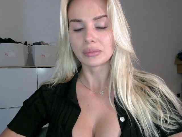 CorneliaSweet webcam