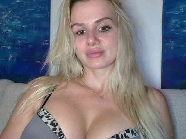 CorneliaSweet webcam