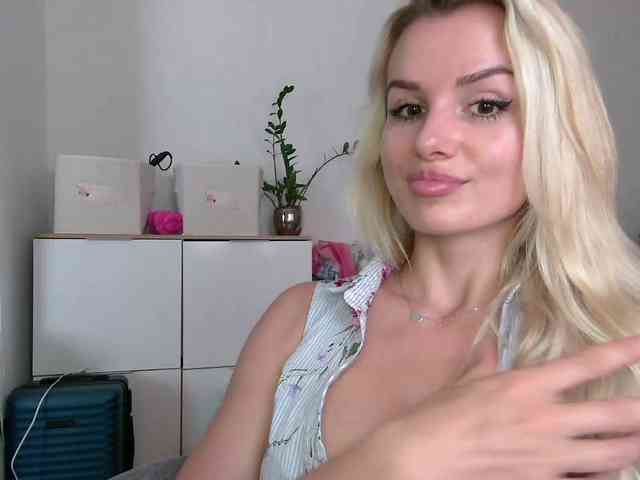 CorneliaSweet webcam