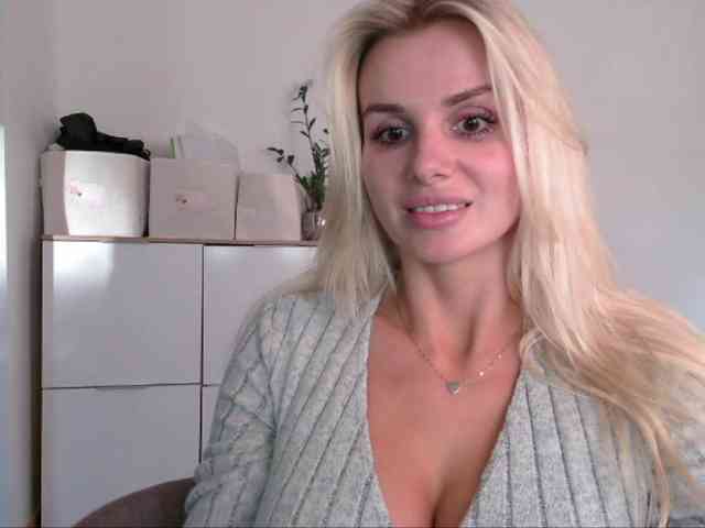 CorneliaSweet webcam