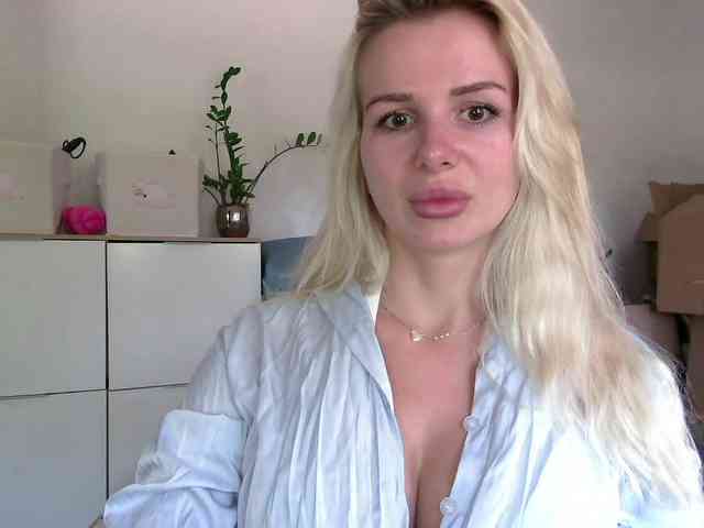CorneliaSweet webcam