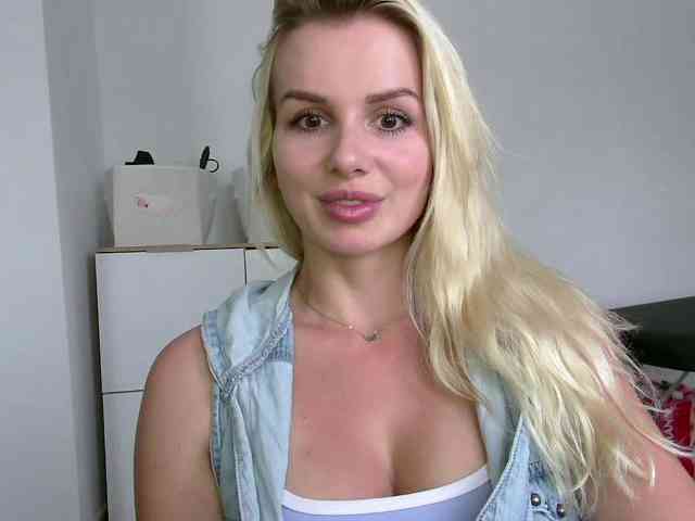 CorneliaSweet webcam