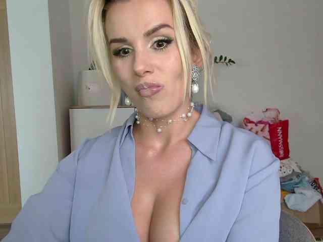 CorneliaSweet webcam