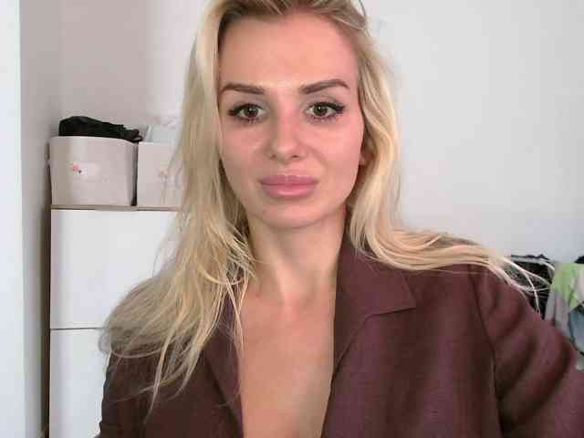 CorneliaSweet webcam