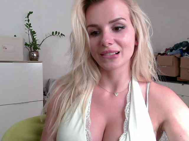 CorneliaSweet webcam