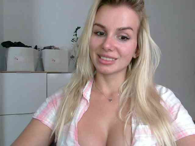 CorneliaSweet webcam