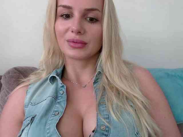 CorneliaSweet webcam