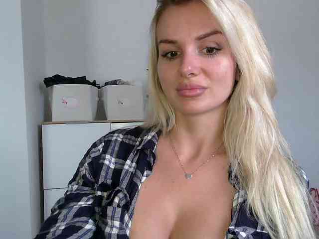 CorneliaSweet webcam
