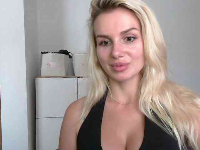 CorneliaSweet webcam