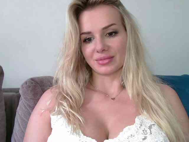 CorneliaSweet webcam