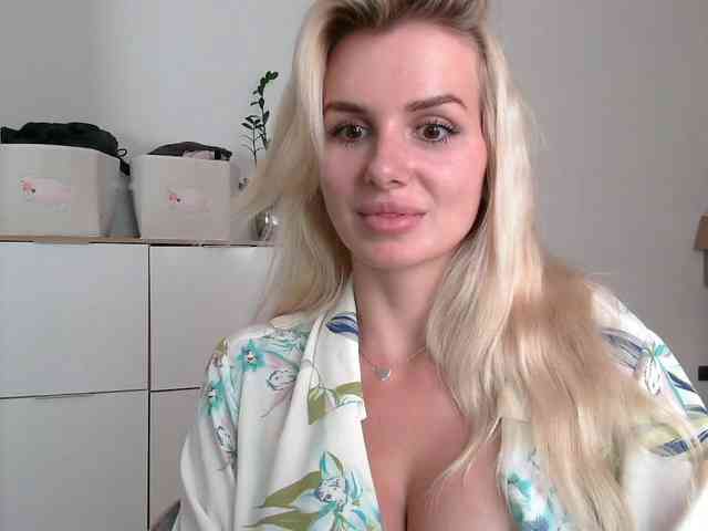 CorneliaSweet webcam