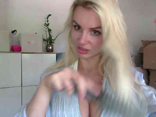 CorneliaSweet webcam