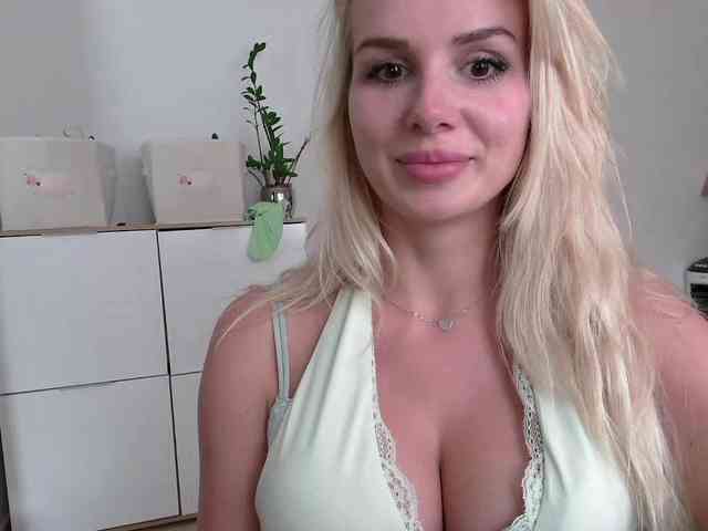 CorneliaSweet webcam