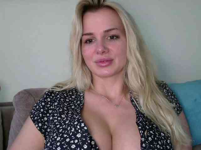 CorneliaSweet webcam