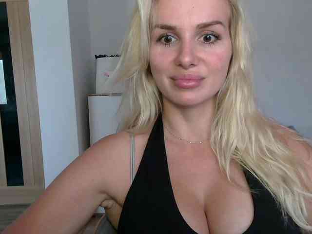 CorneliaSweet webcam