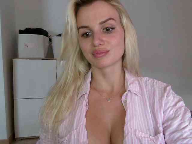 CorneliaSweet webcam