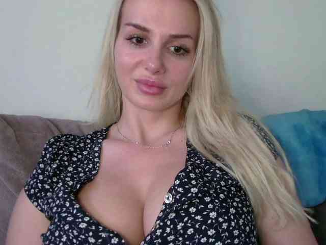 CorneliaSweet webcam