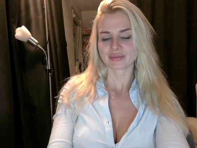 CorneliaSweet webcam