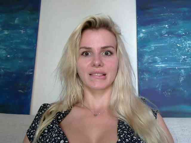 CorneliaSweet webcam