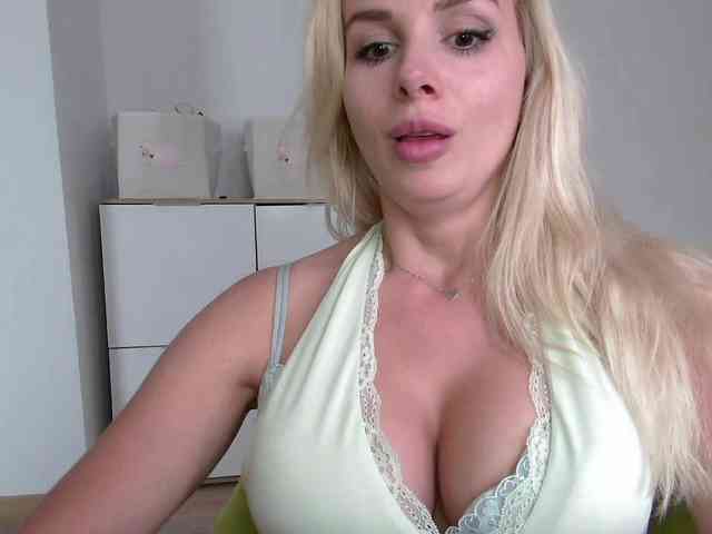 CorneliaSweet webcam