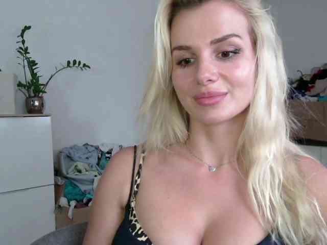 CorneliaSweet webcam