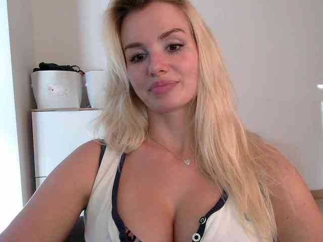 CorneliaSweet webcam
