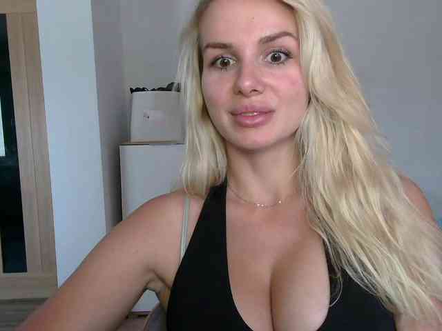 CorneliaSweet webcam