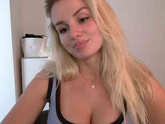 CorneliaSweet webcam