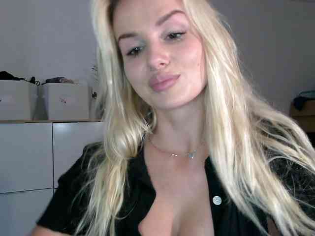 CorneliaSweet webcam
