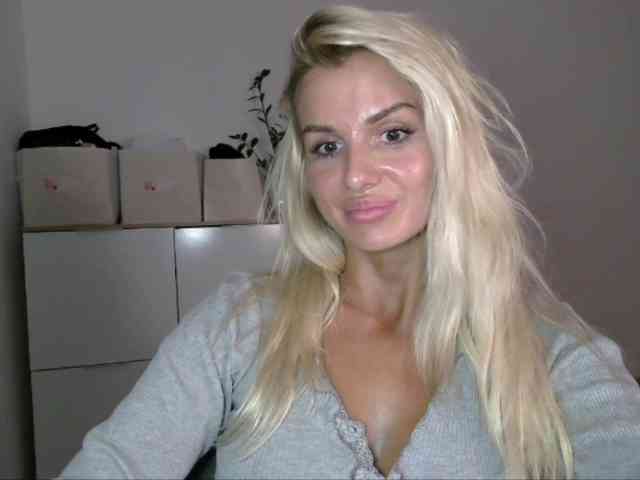 CorneliaSweet webcam