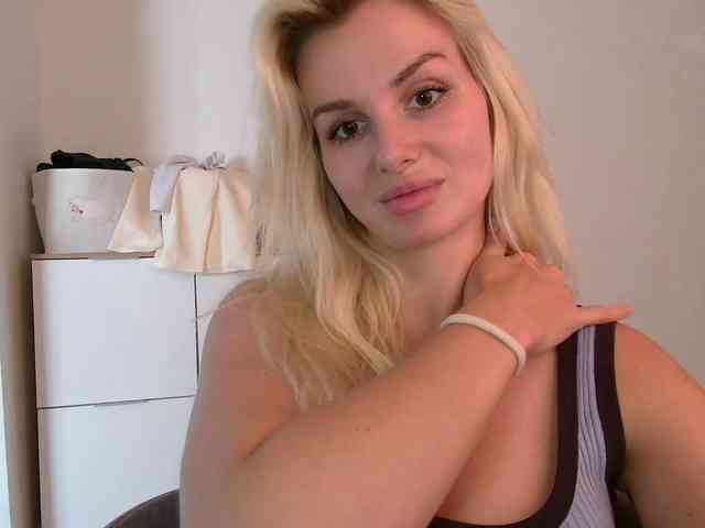 CorneliaSweet webcam