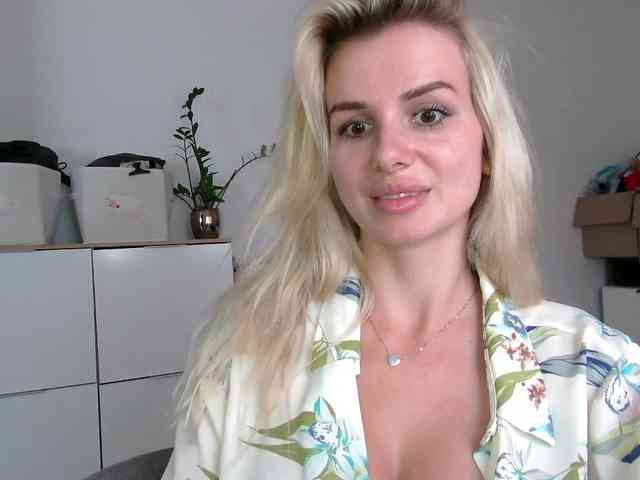 CorneliaSweet webcam