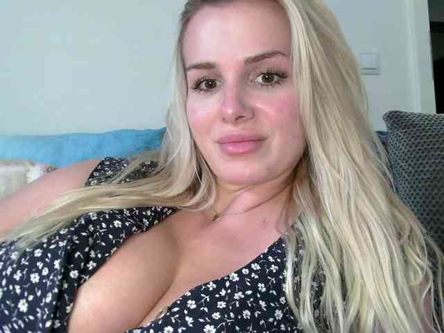 CorneliaSweet webcam