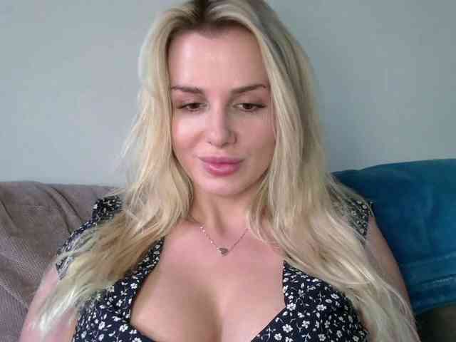 CorneliaSweet webcam