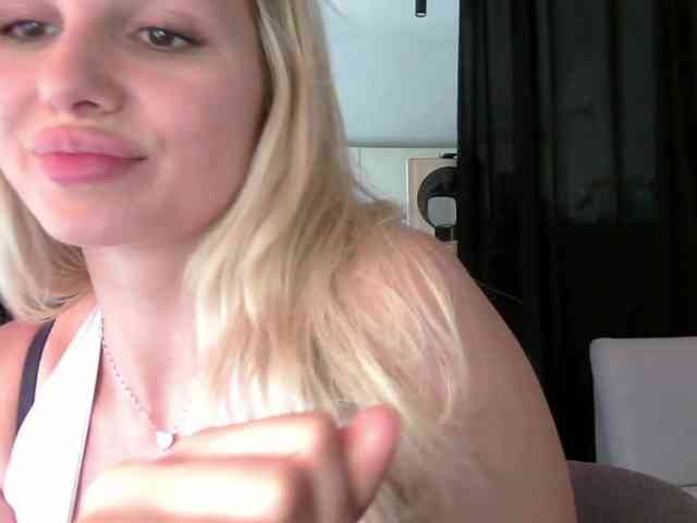 CorneliaSweet webcam