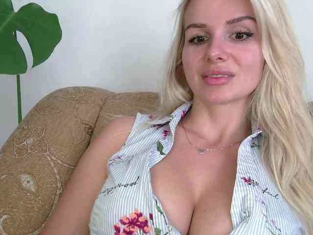 CorneliaSweet webcam