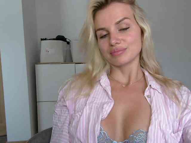 CorneliaSweet webcam