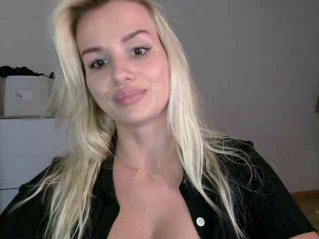CorneliaSweet webcam